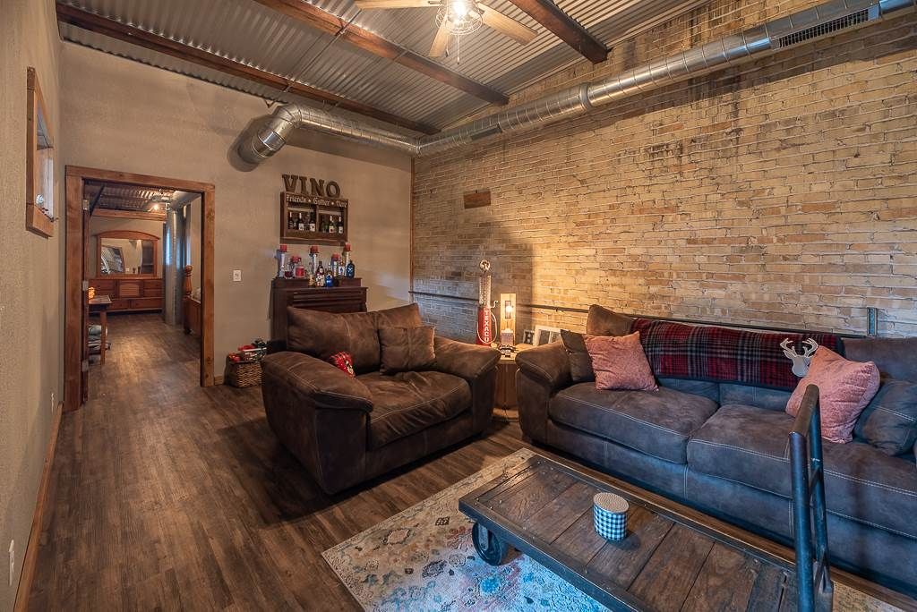 515 W Fulton St, Edgerton, WI 53534